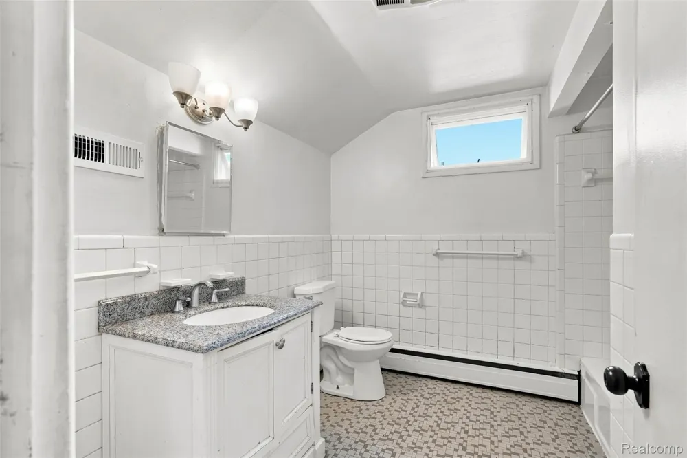 17620 Cornell Road Southfield City, MI 48075