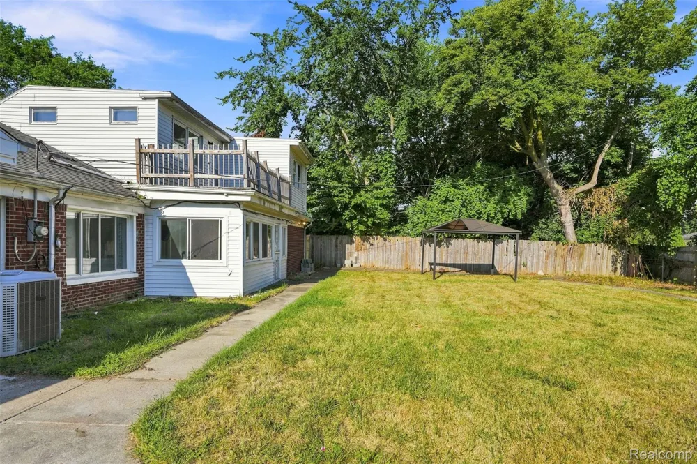 17620 Cornell Road Southfield City, MI 48075