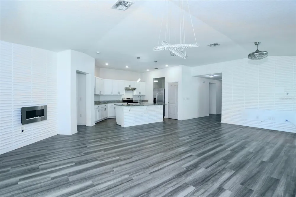 1141 AUGUSTUS DRIVE Davenport, FL 33896