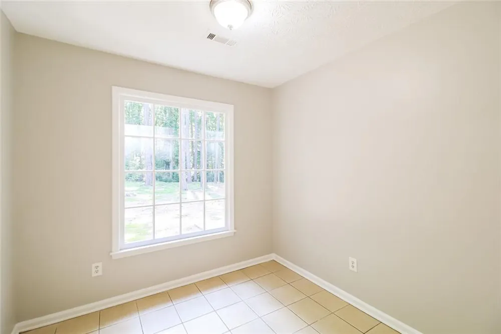 8605 Collins Drive Jonesboro, GA 30236