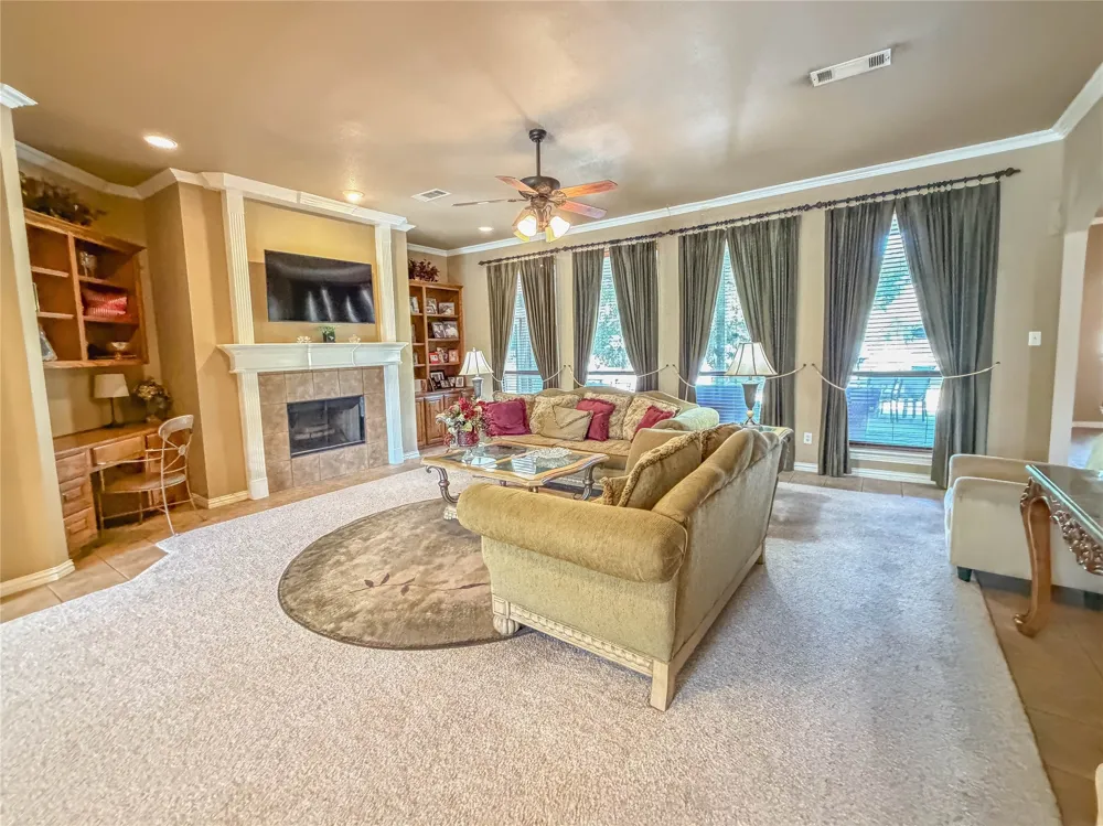 2737 Wood Lake Drive Cedar Hill, TX 75104