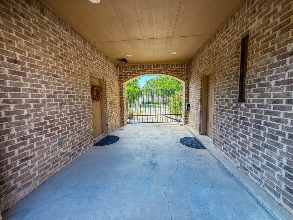 2737 Wood Lake Drive Cedar Hill, TX 75104