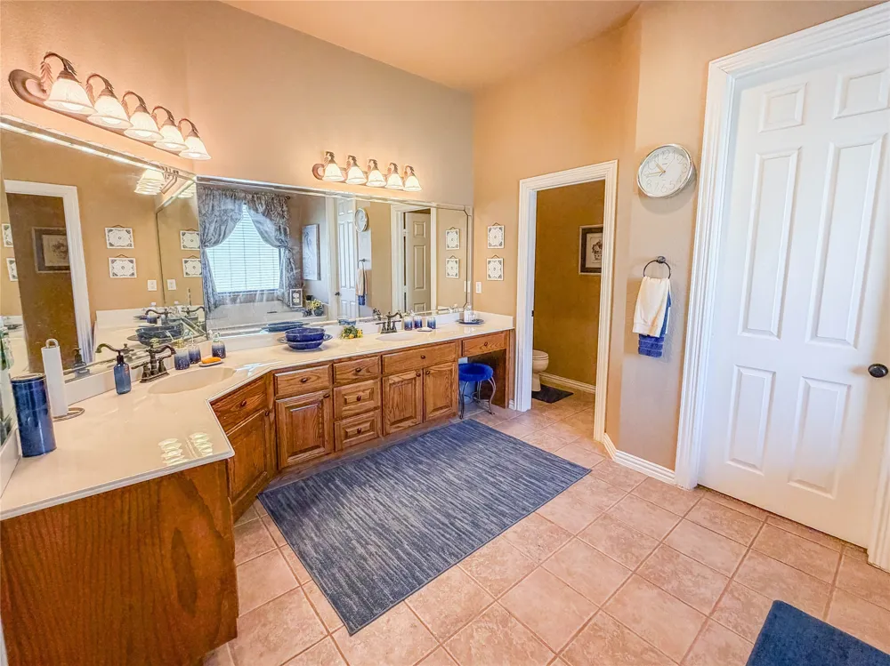 2737 Wood Lake Drive Cedar Hill, TX 75104
