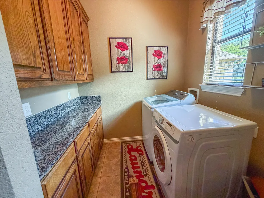 2737 Wood Lake Drive Cedar Hill, TX 75104