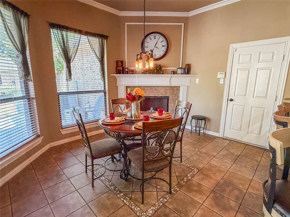 2737 Wood Lake Drive Cedar Hill, TX 75104