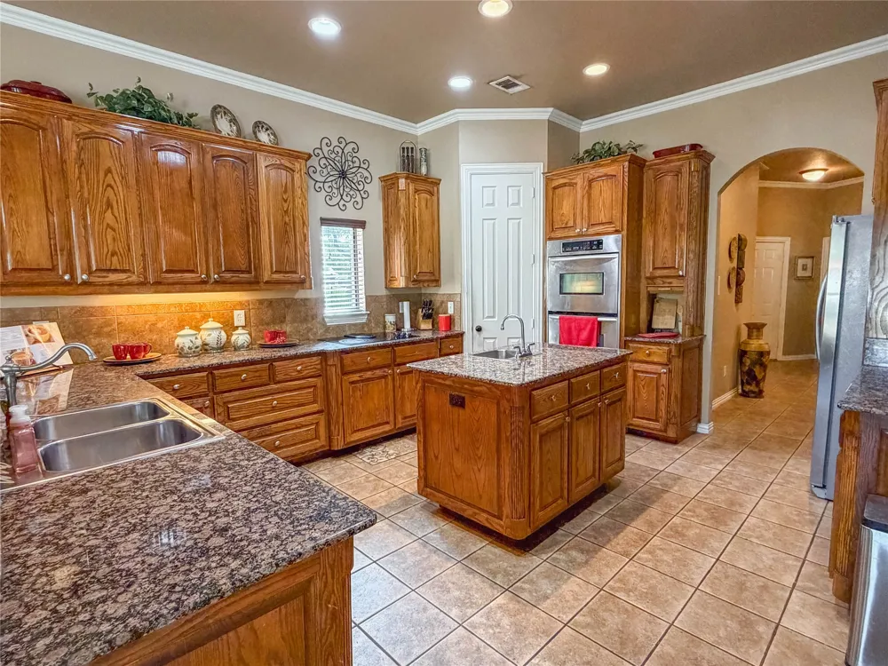 2737 Wood Lake Drive Cedar Hill, TX 75104