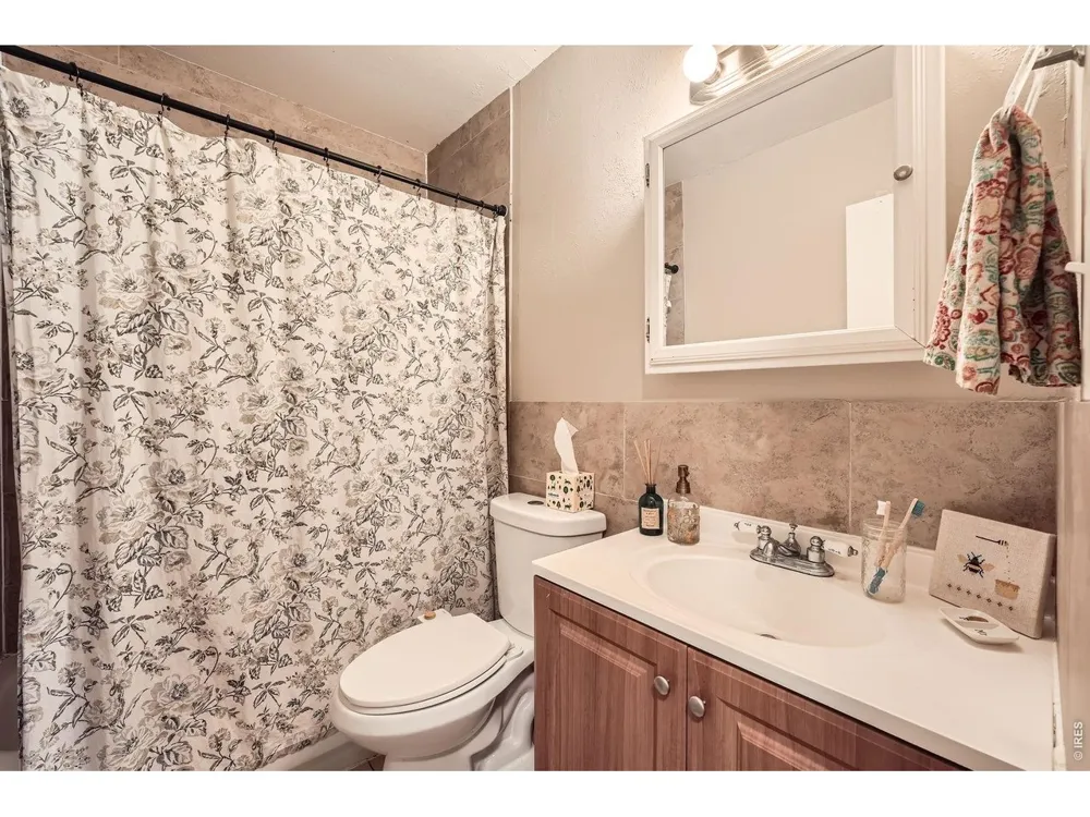 16475 W 14th Place Golden, CO 80401