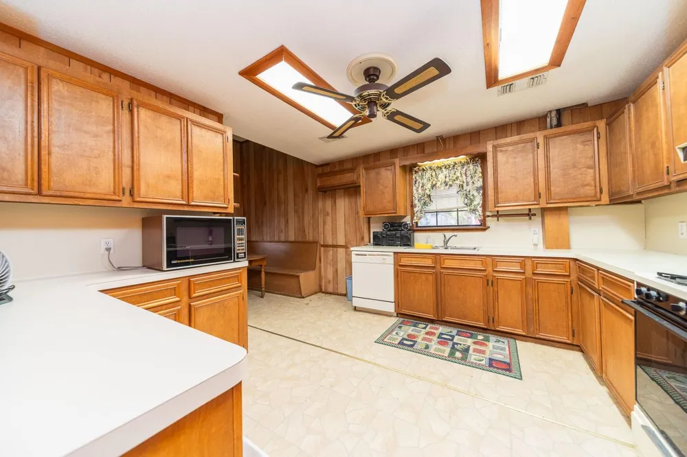 5802 Sheppard Road Baytown, TX 77521