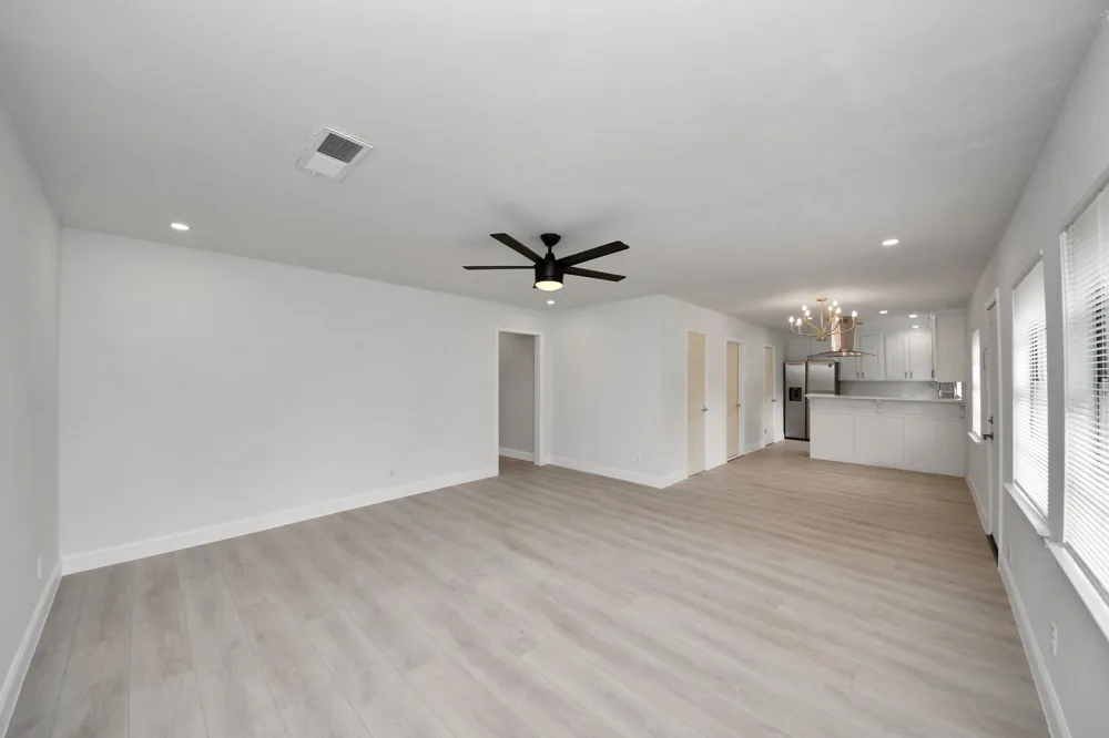 734 Dell Dale Street Channelview, TX 77530