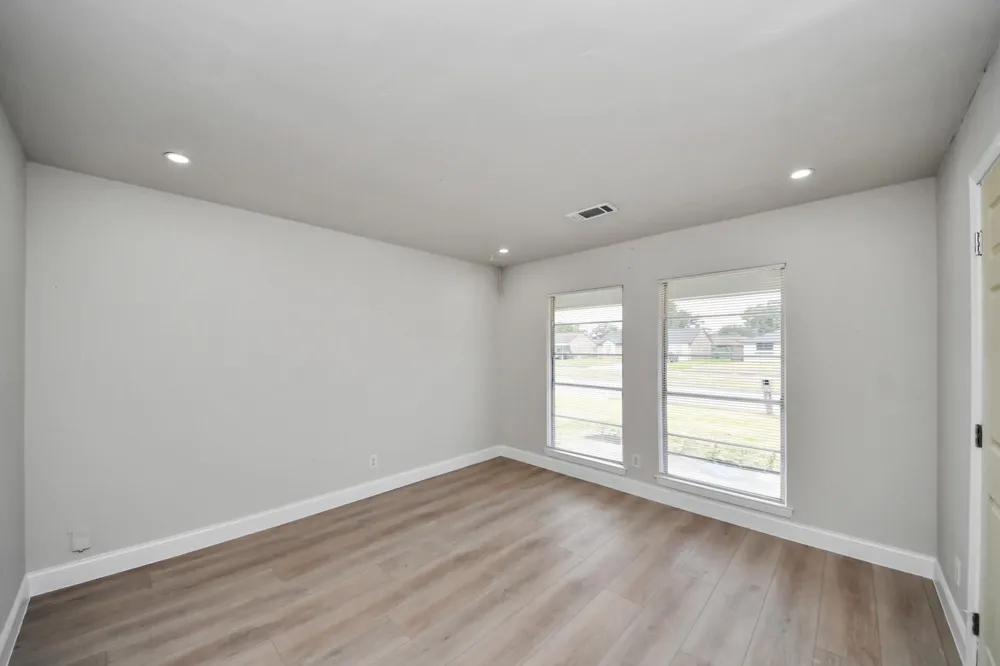 734 Dell Dale Street Channelview, TX 77530