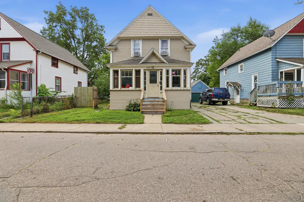 1612 Hays Park Avenue Kalamazoo, MI 49001