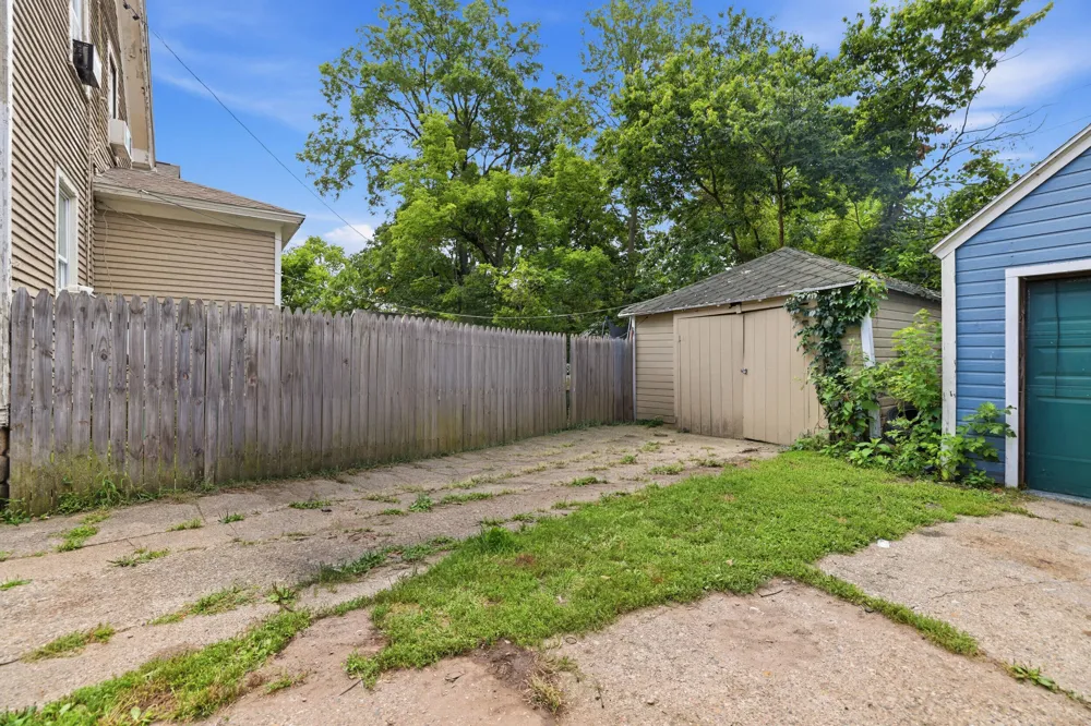 1612 Hays Park Avenue Kalamazoo, MI 49001