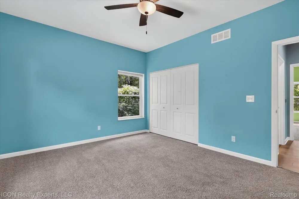 165 Leetonia Drive Troy City, MI 48085