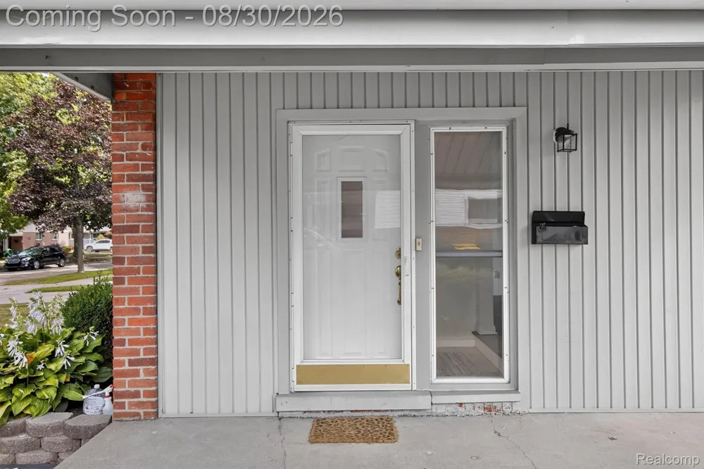 2565 Norwood Road Trenton City, MI 48183