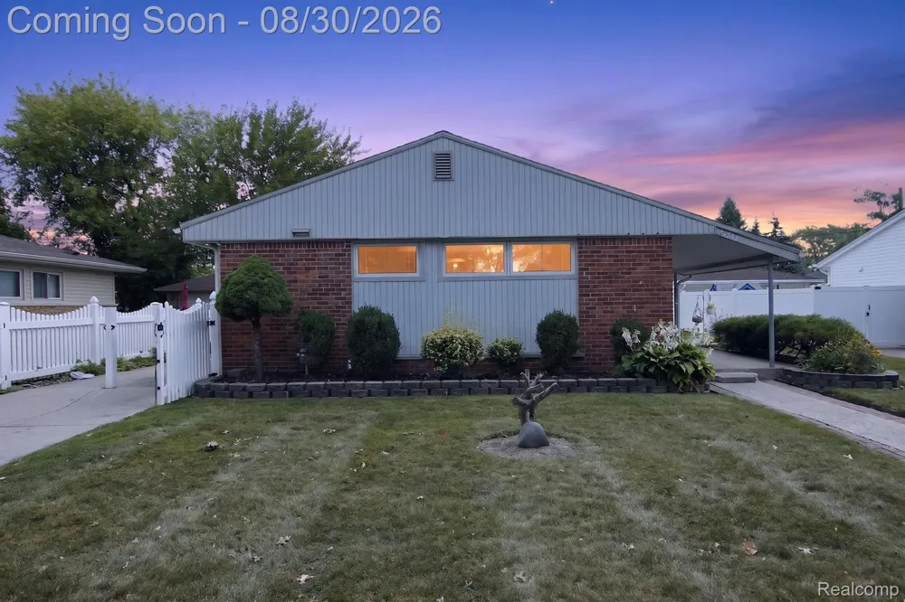 2565 Norwood Road Trenton City, MI 48183