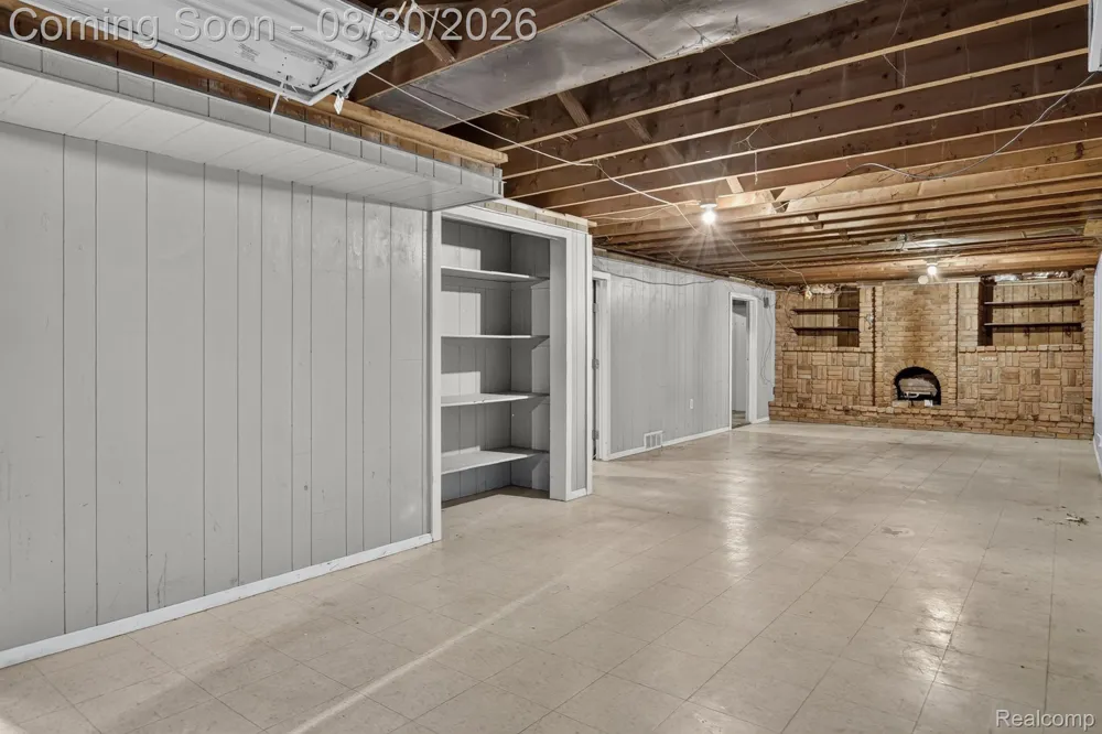 2565 Norwood Road Trenton City, MI 48183