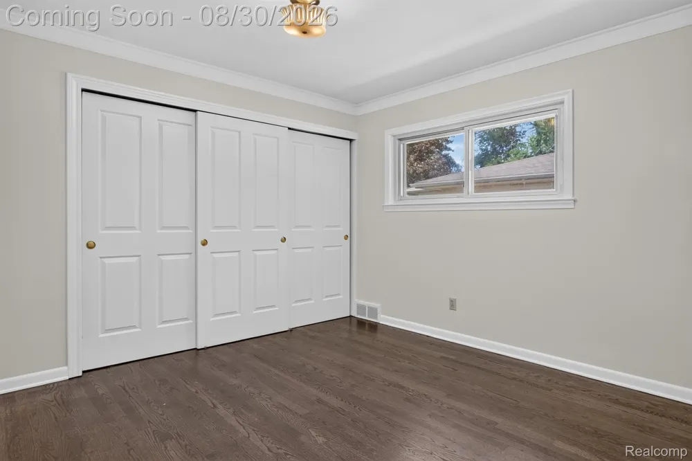 2565 Norwood Road Trenton City, MI 48183