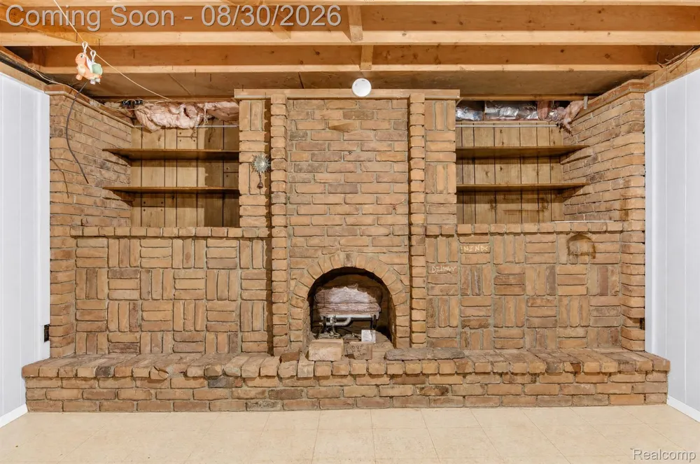 2565 Norwood Road Trenton City, MI 48183