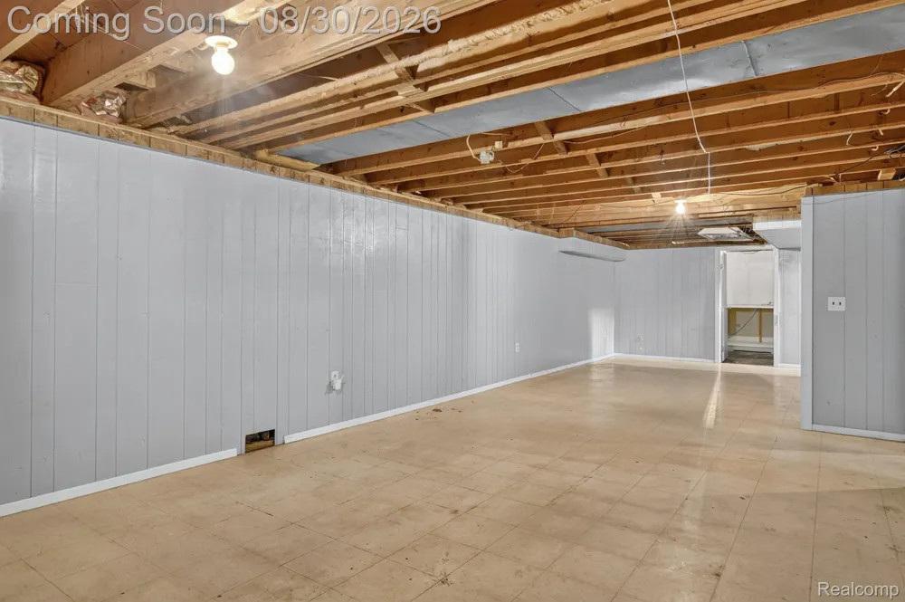2565 Norwood Road Trenton City, MI 48183
