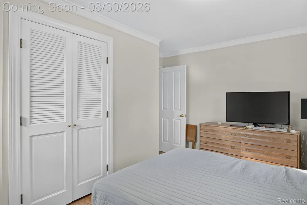 2565 Norwood Road Trenton City, MI 48183