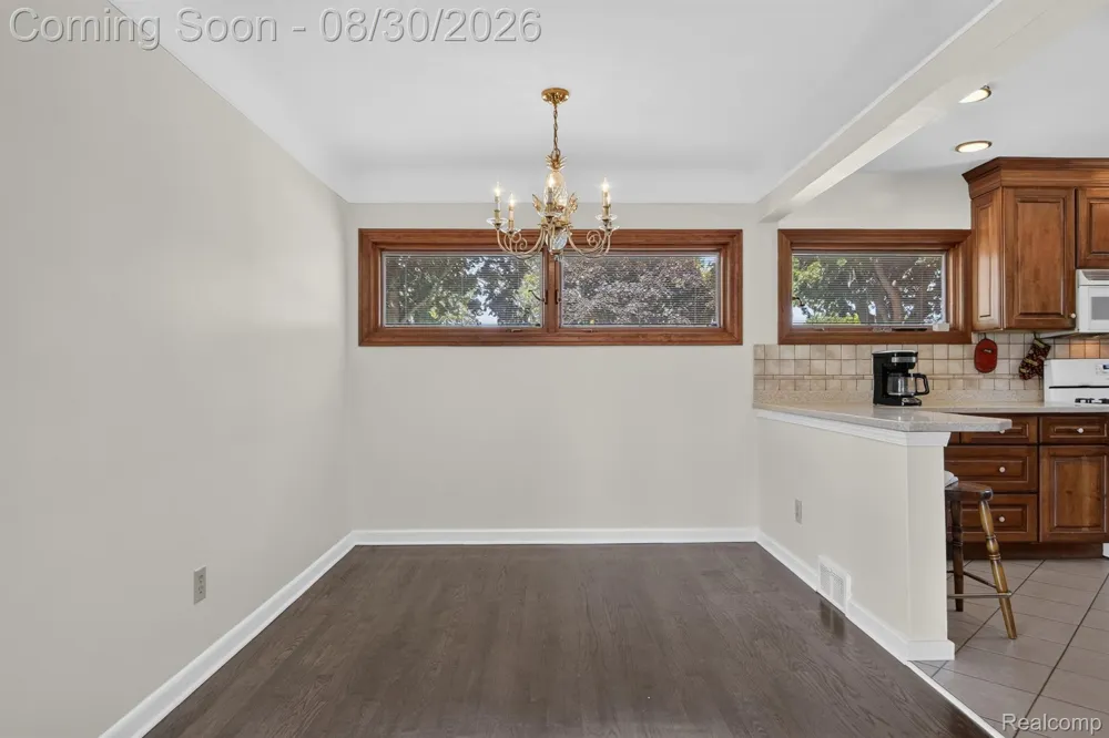2565 Norwood Road Trenton City, MI 48183
