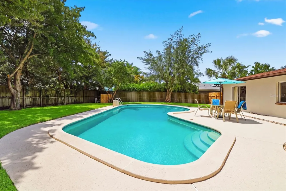 11735 LIPSEY ROAD Tampa, FL 33618