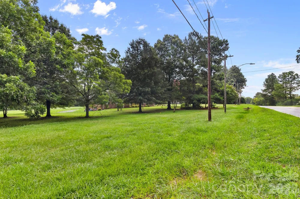 7809, 7837 Lawyers Road Charlotte, NC 28227