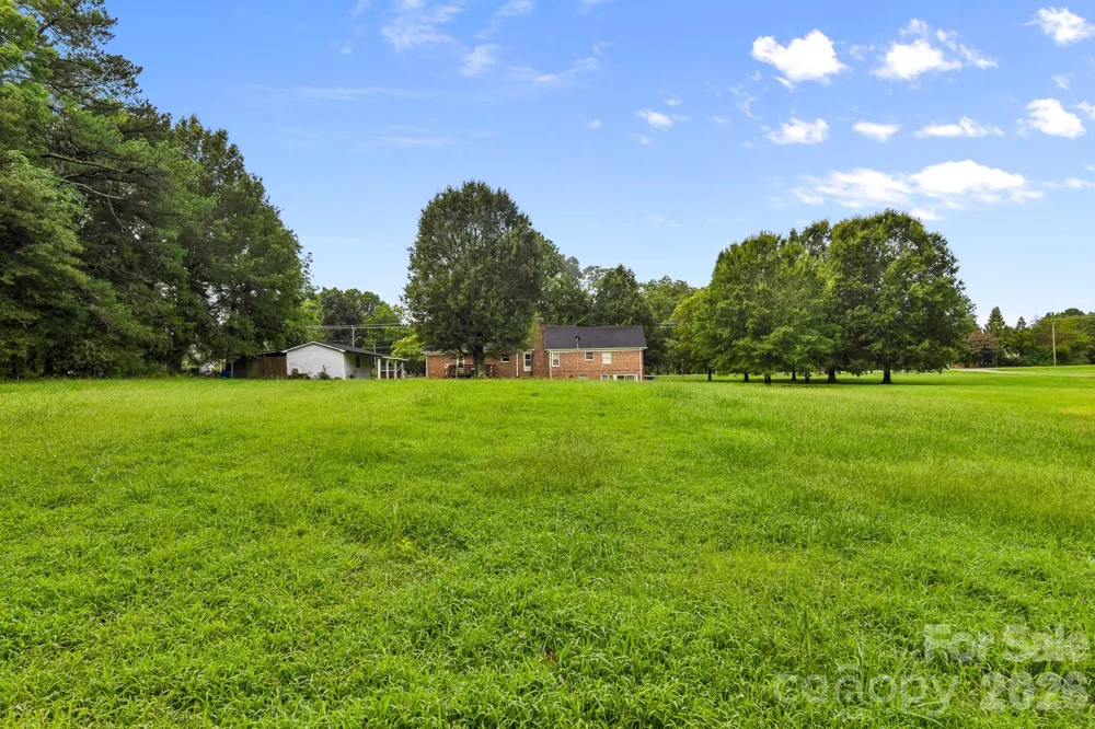 7809, 7837 Lawyers Road Charlotte, NC 28227
