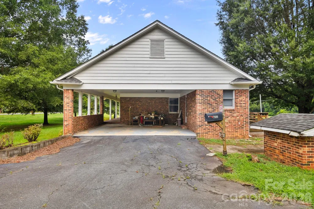 7809, 7837 Lawyers Road Charlotte, NC 28227