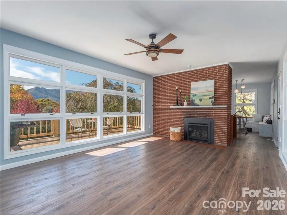 26 Grimball Drive Waynesville, NC 28786