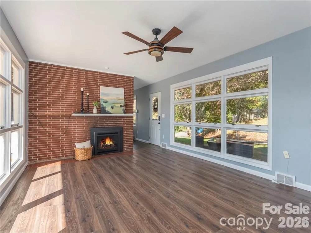 26 Grimball Drive Waynesville, NC 28786