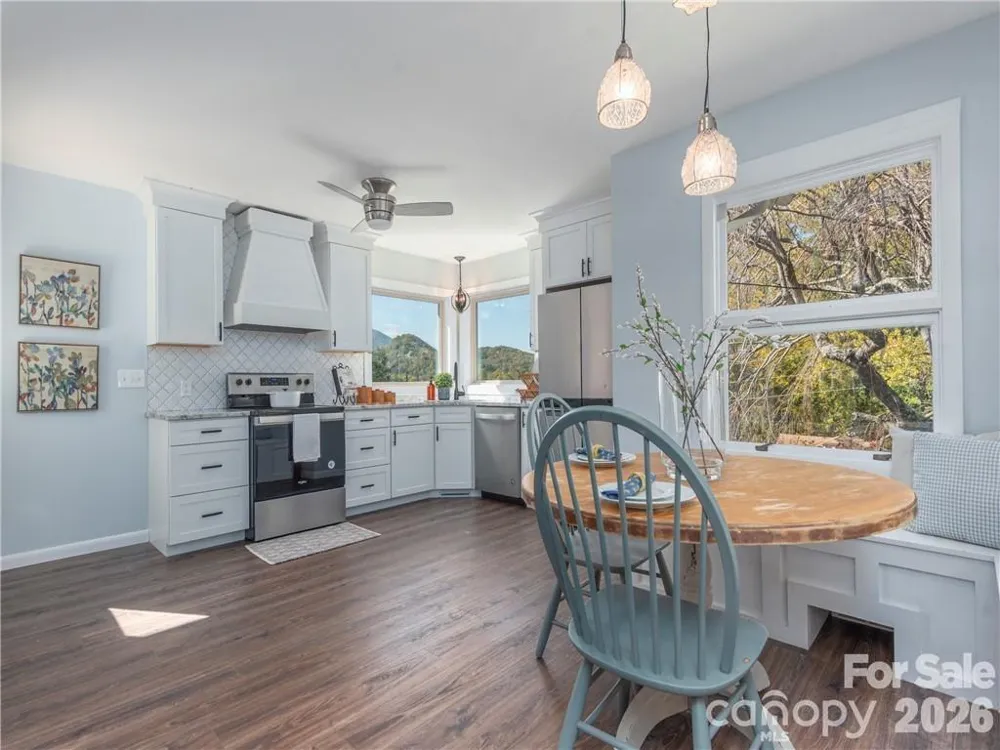 26 Grimball Drive Waynesville, NC 28786