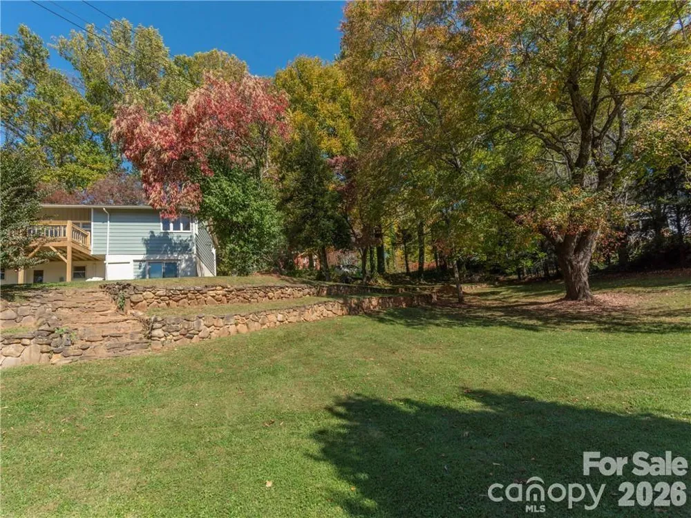 26 Grimball Drive Waynesville, NC 28786
