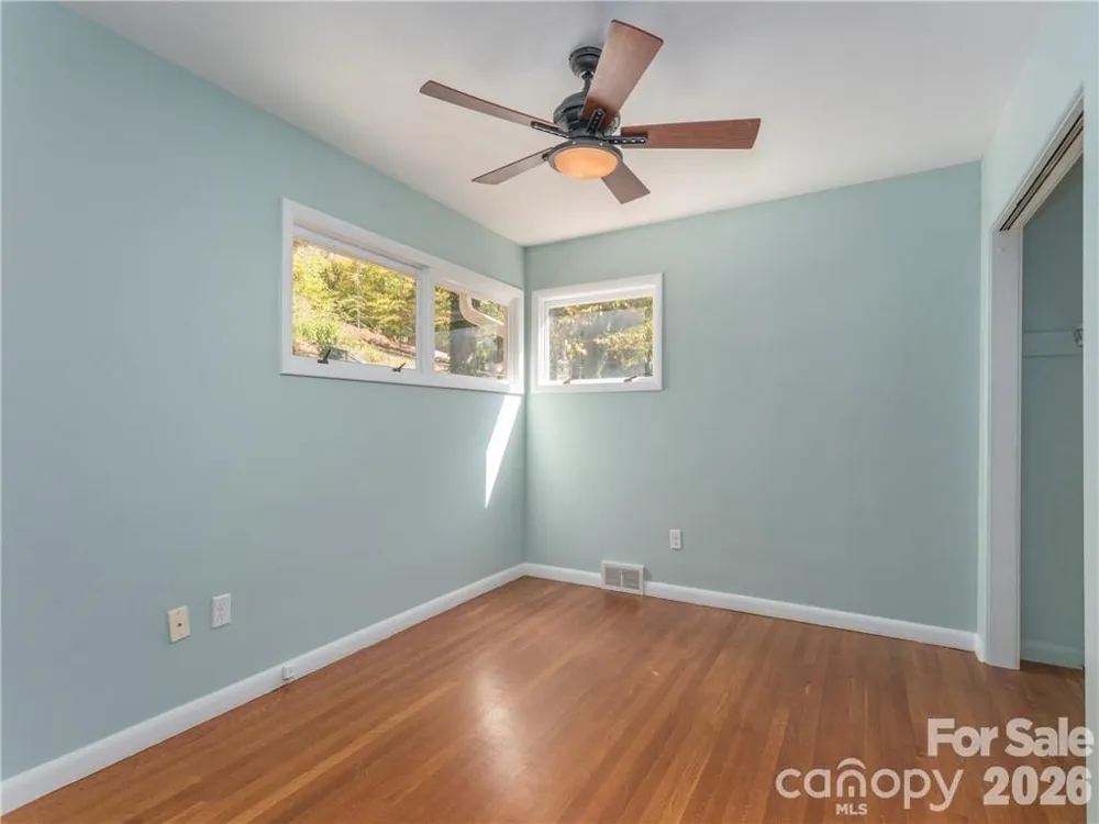 26 Grimball Drive Waynesville, NC 28786