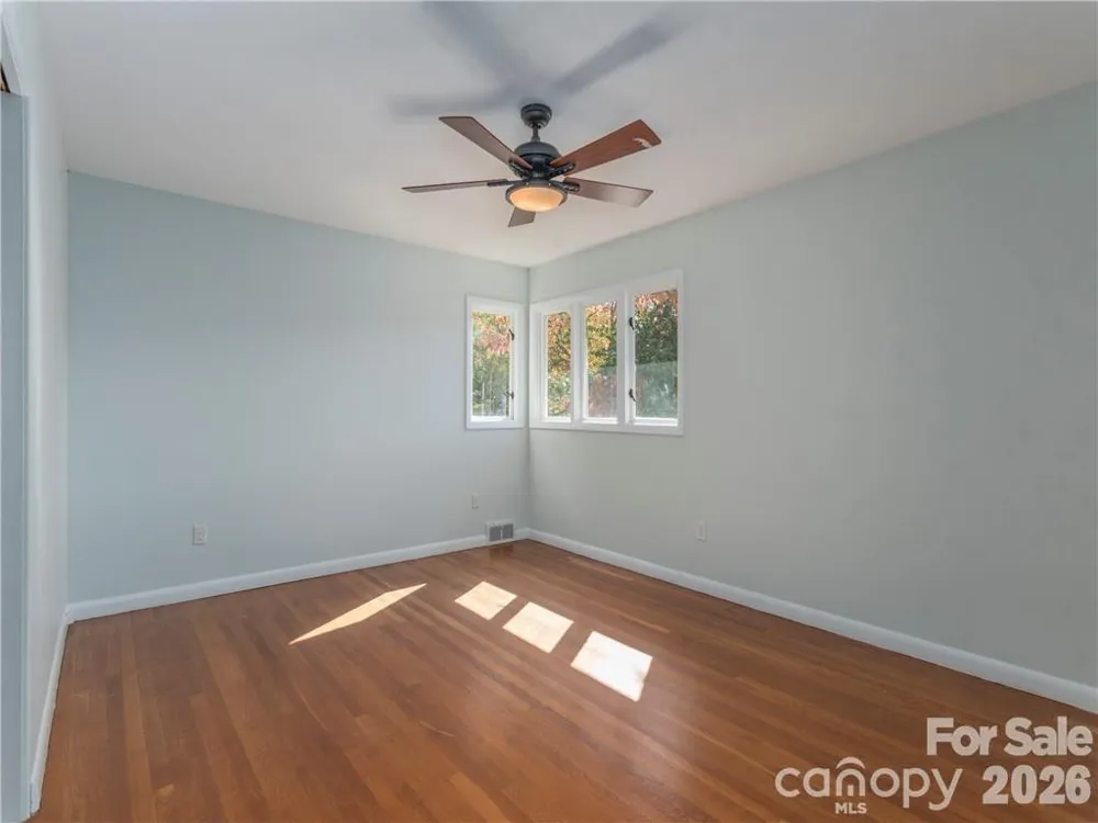 26 Grimball Drive Waynesville, NC 28786