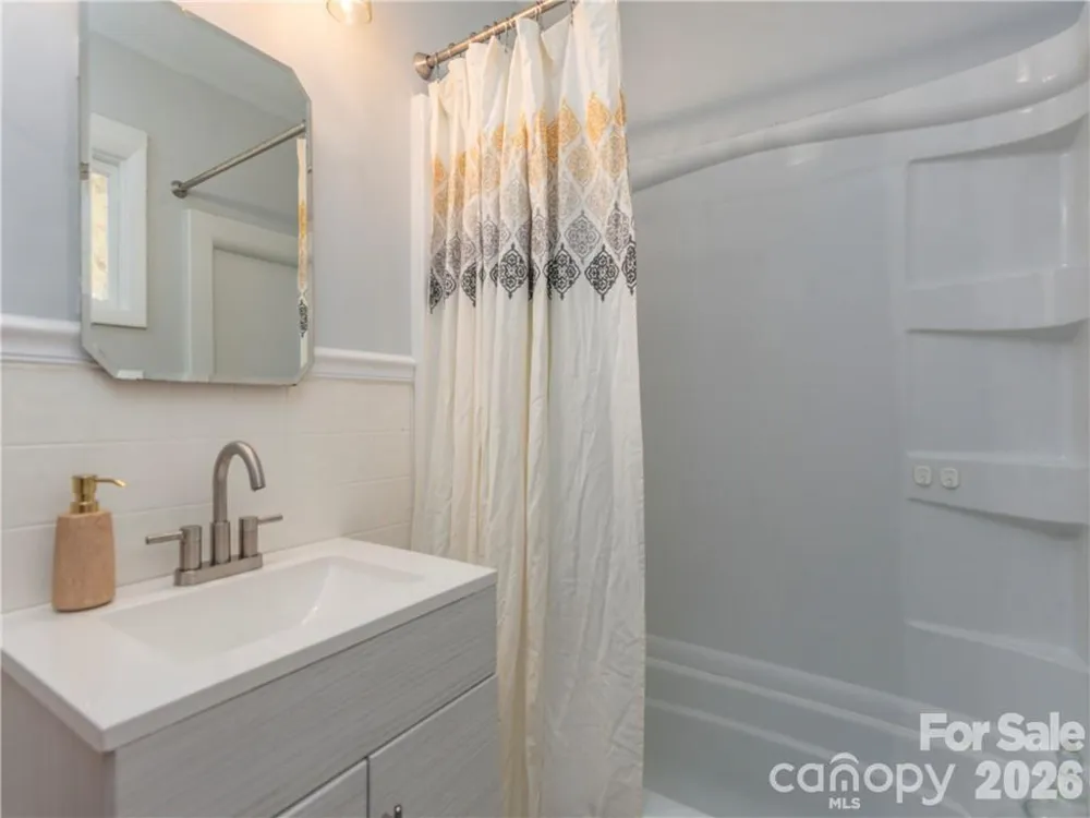 26 Grimball Drive Waynesville, NC 28786
