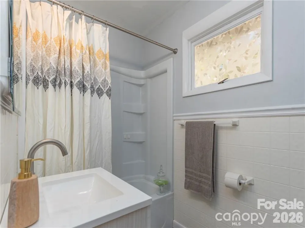 26 Grimball Drive Waynesville, NC 28786