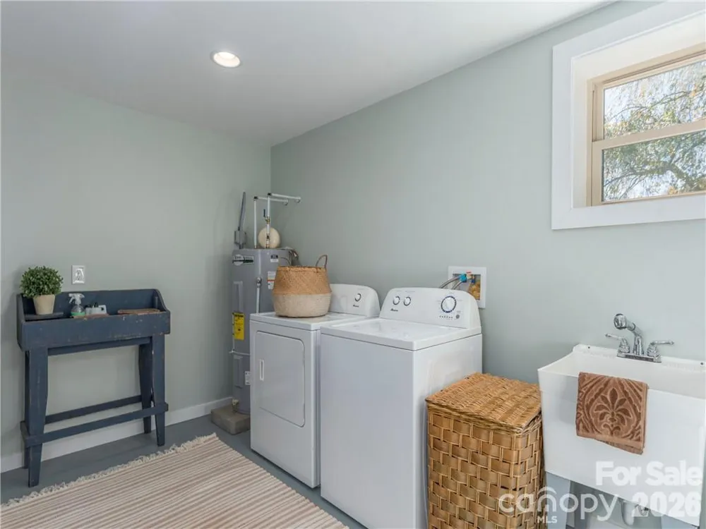 26 Grimball Drive Waynesville, NC 28786
