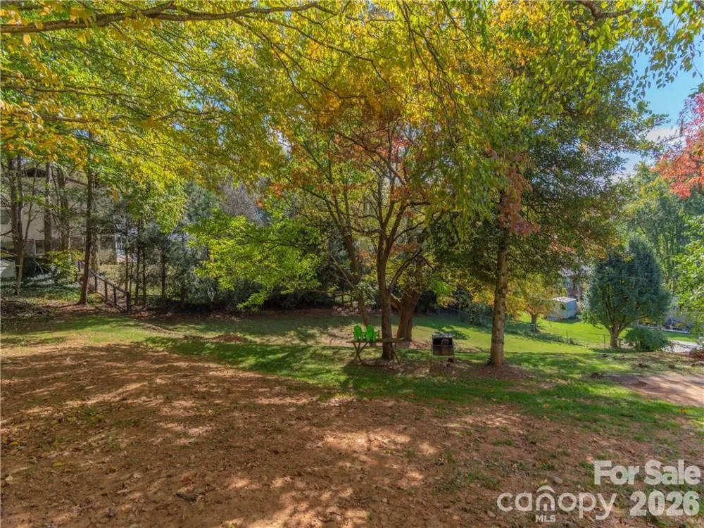 26 Grimball Drive Waynesville, NC 28786