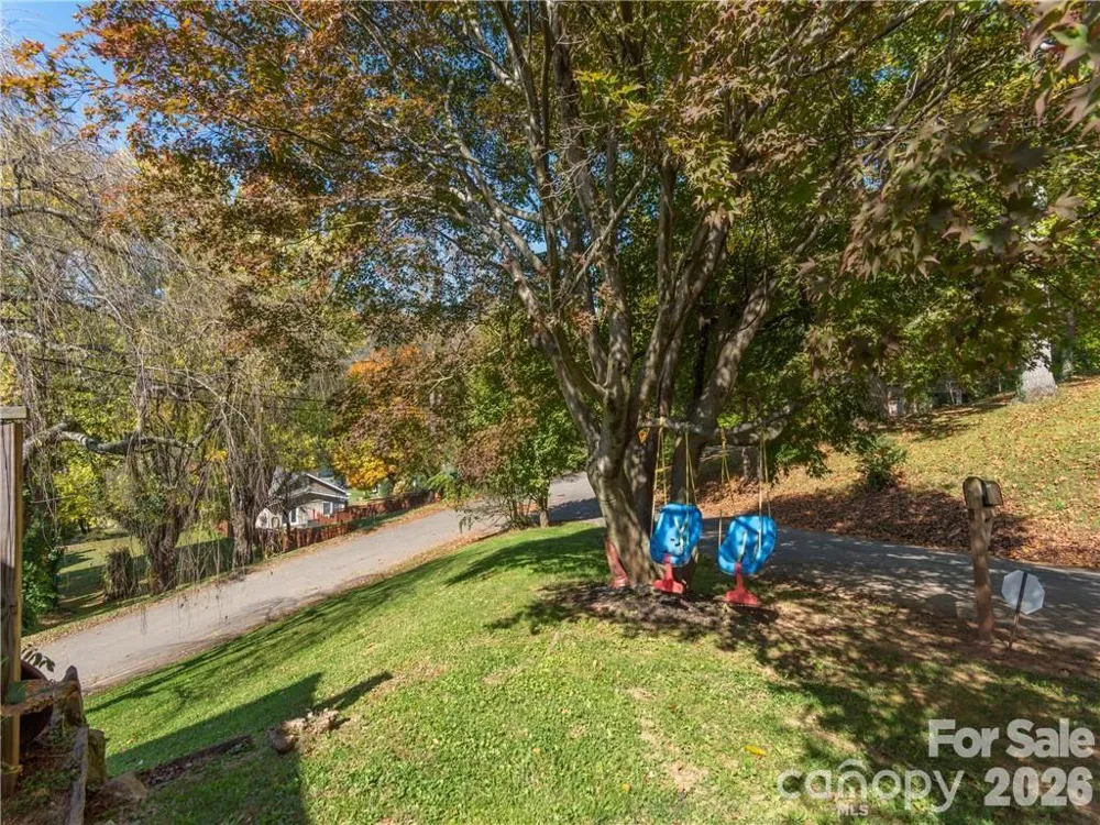 26 Grimball Drive Waynesville, NC 28786