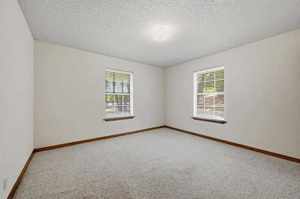 658 River Oaks Lane Denison, TX 75021