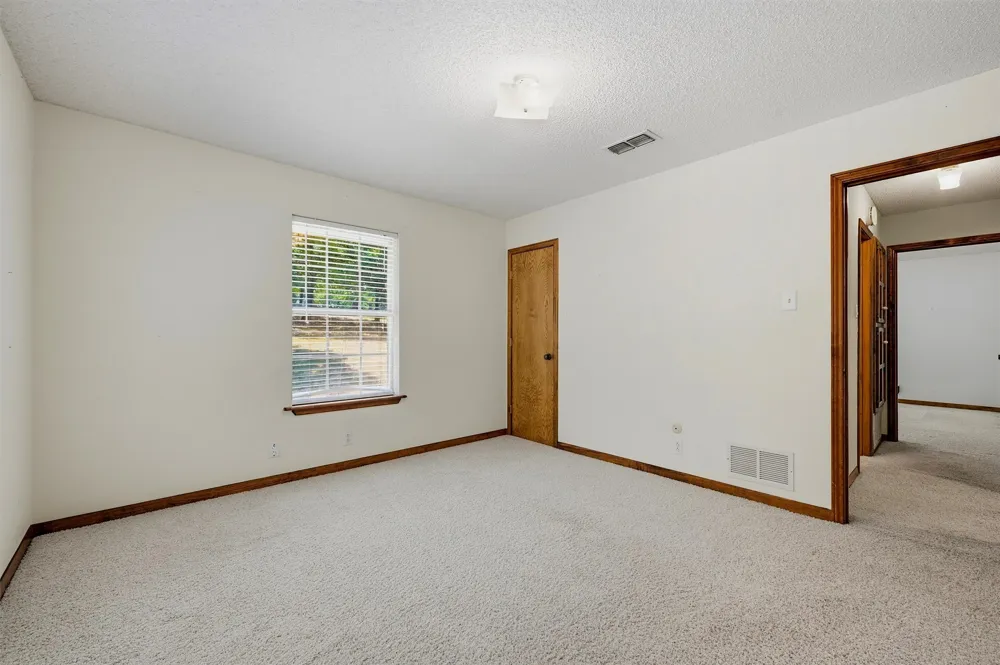 658 River Oaks Lane Denison, TX 75021