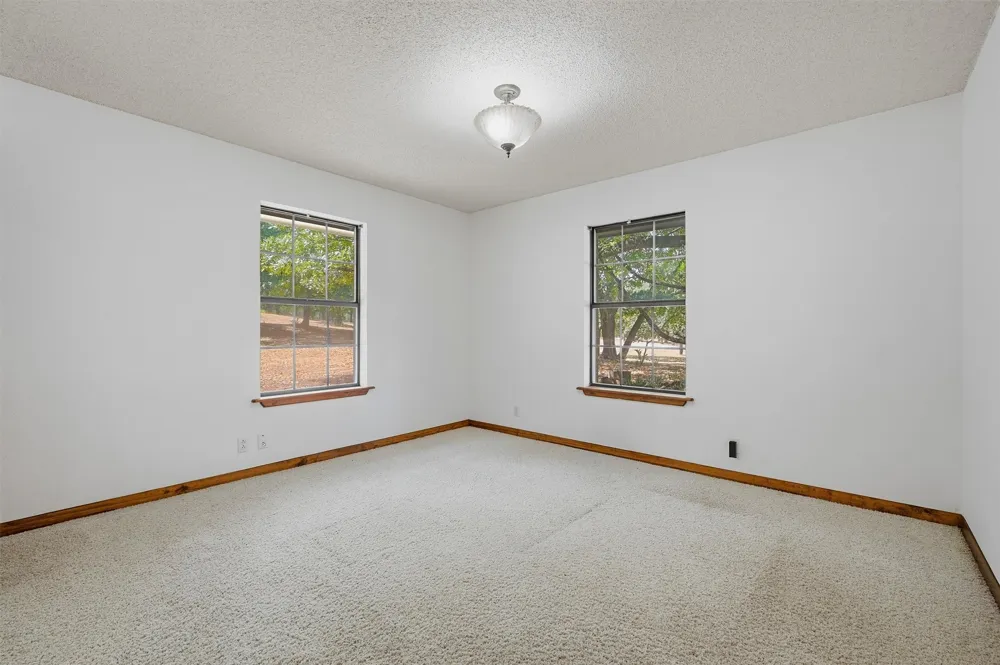 658 River Oaks Lane Denison, TX 75021