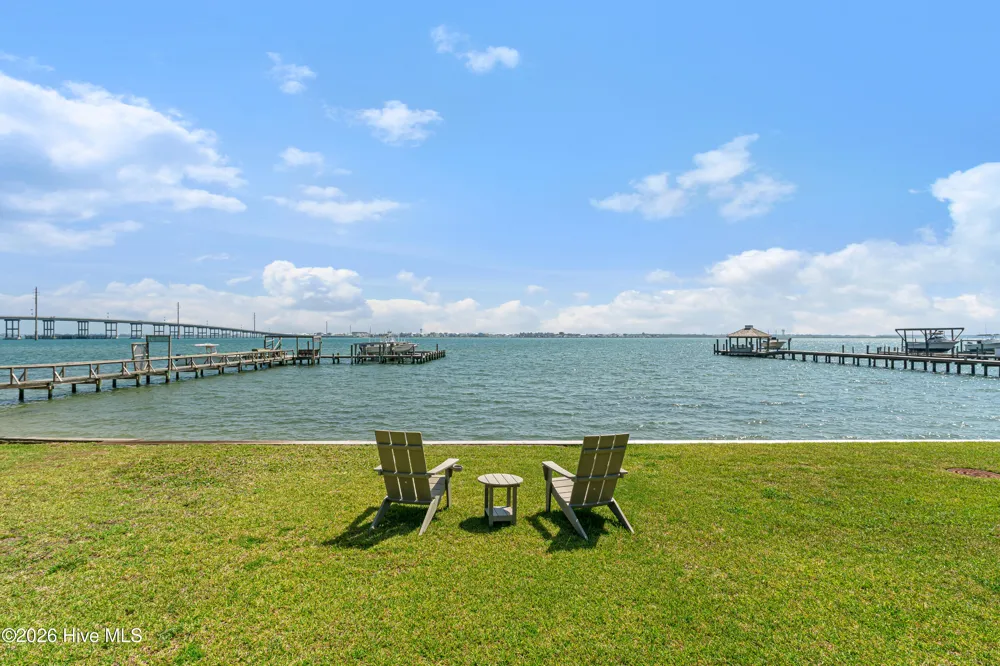 100 S 27th Street Morehead City, NC 28557