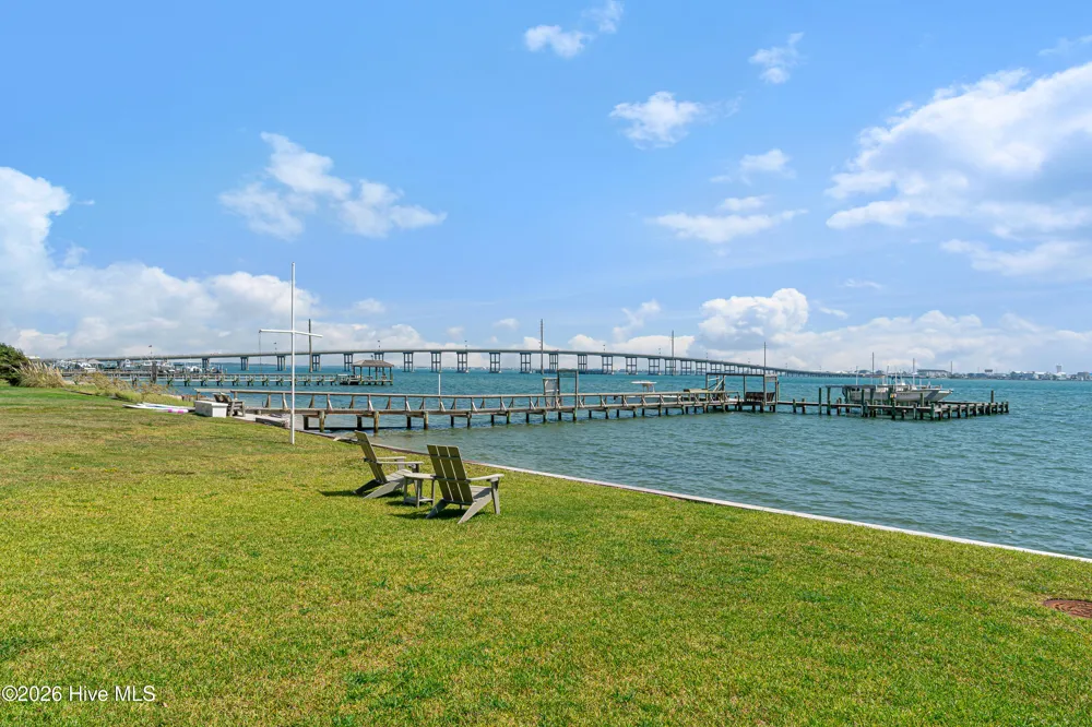 100 S 27th Street Morehead City, NC 28557