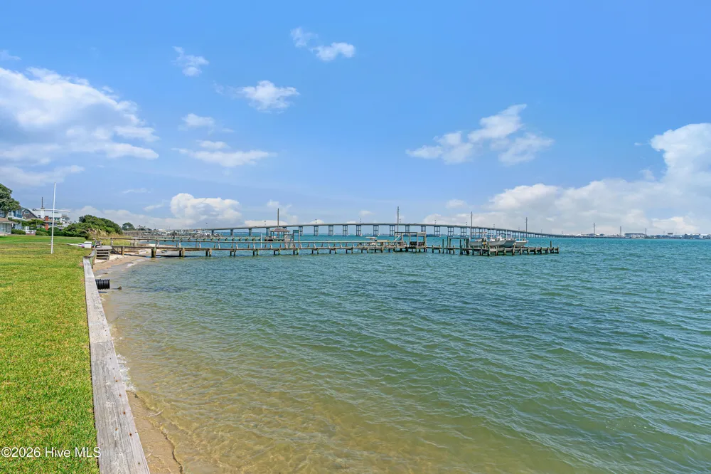 100 S 27th Street Morehead City, NC 28557