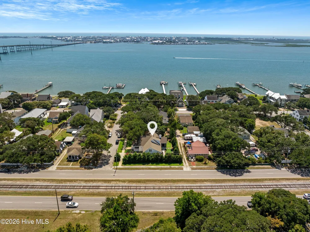 100 S 27th Street Morehead City, NC 28557
