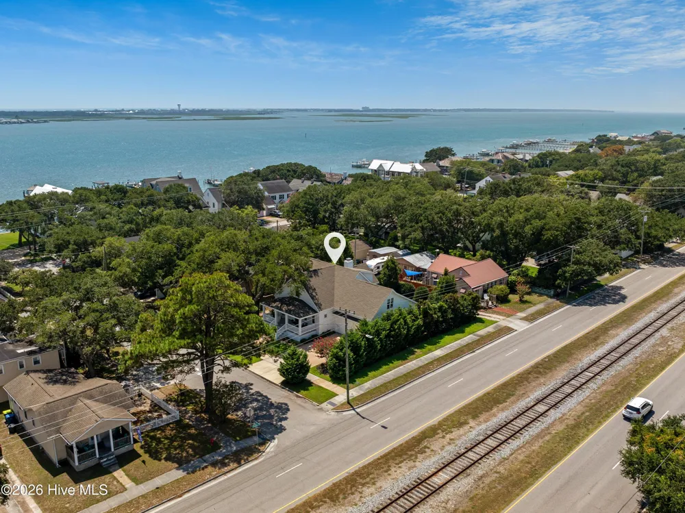 100 S 27th Street Morehead City, NC 28557