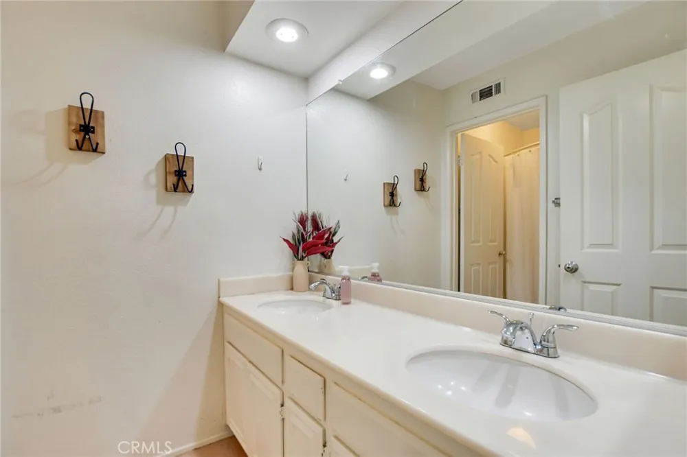 24907 Lincoln Avenue Murrieta, CA 92562
