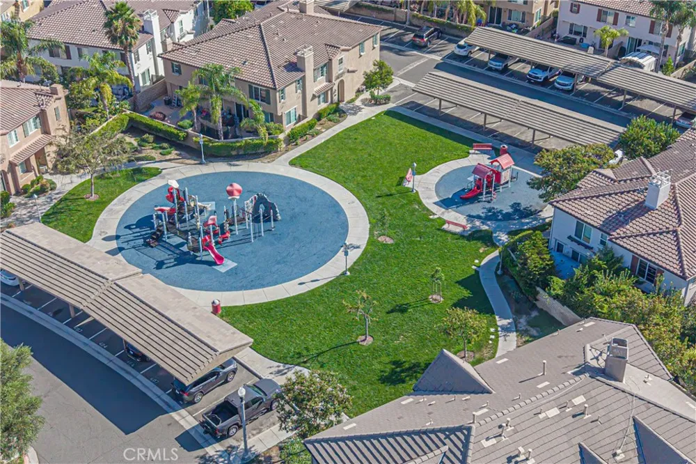 19380 Laroda Saugus, CA 91350